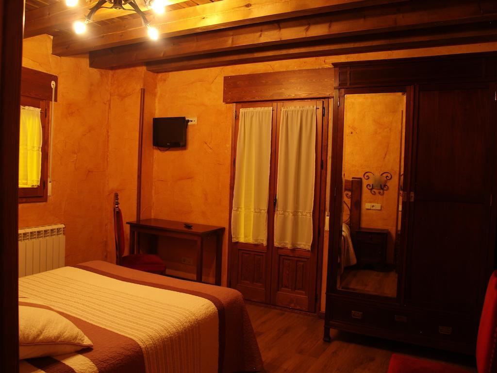 La Casona Del Herrero Navaleno Cameră foto