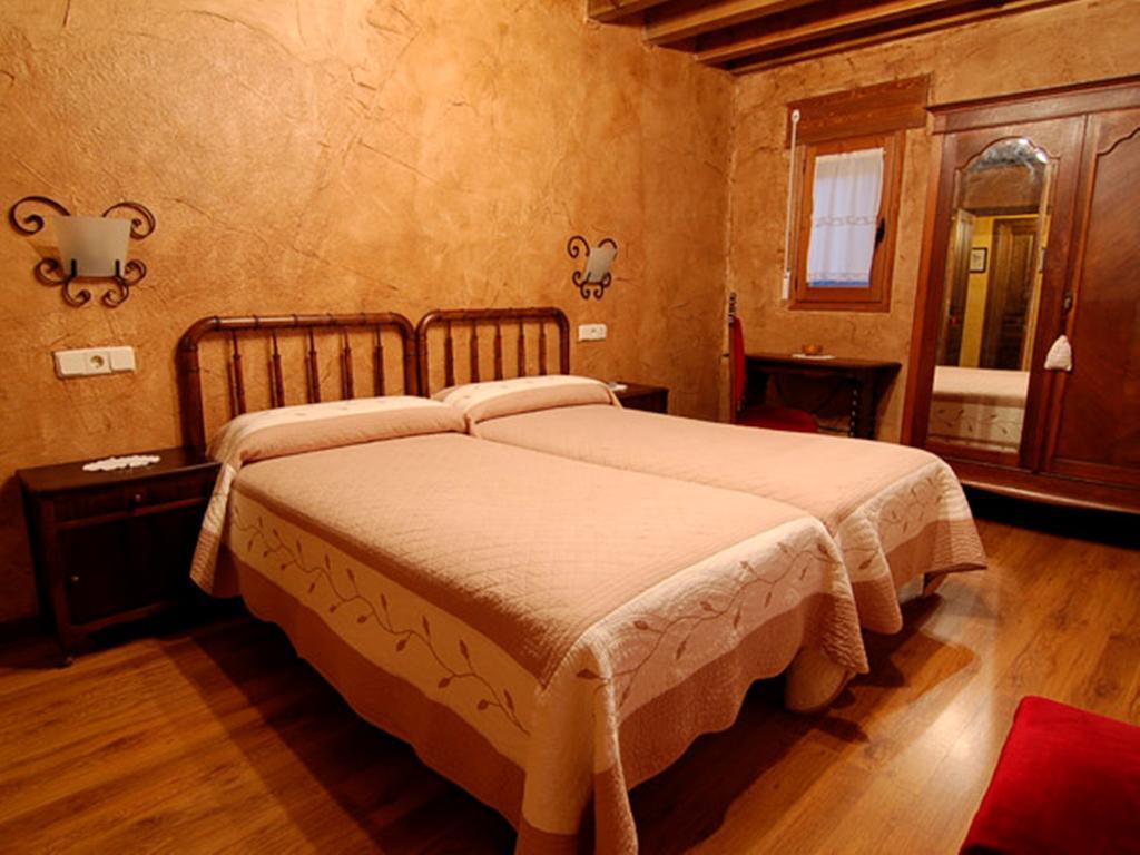 La Casona Del Herrero Navaleno Cameră foto